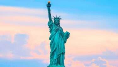 do i need to be vaccinated to travel to usa